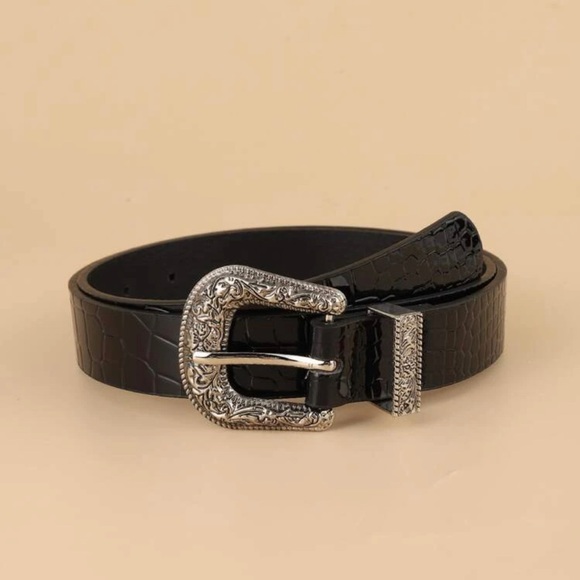 Crocodile Belt with Punch Tool - Picture 1 of 3